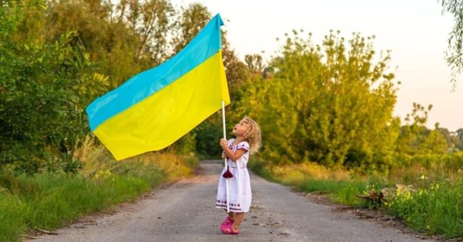 Міністерка закордонних справ Німеччини закликала росію повернути викрадених українських дітей: деталі