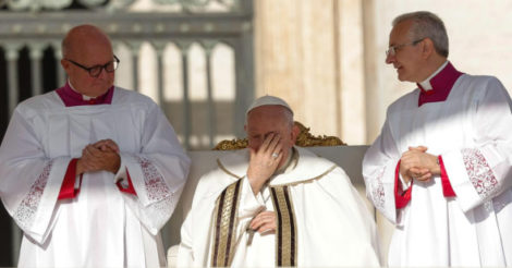 Папа Римський дозволив священикам благословляти одностатеві пари