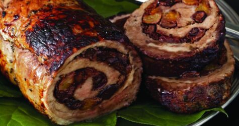 Аутентичное украинское блюдо на Новый год 2026: жаркое из свинины с черносливом и зеленью