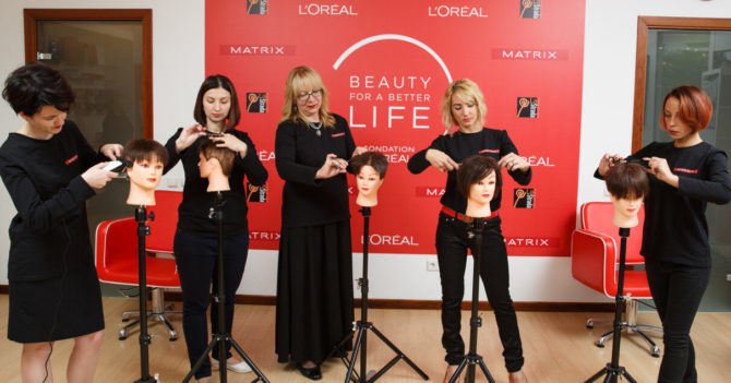 L’Oréal Україна розпочинає набір учасниць на здобуття професій перукарки та візажистки