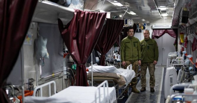 Унікальний госпіталь на колесах: в Україні створили медичний евакуаційний потяг