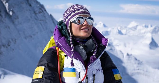 Новий рекорд: під час третього сходження на Еверест альпіністка Антоніна Самойлова «занесе» туди автора донату для ЗСУ
