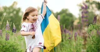 День вишиванки: які найгарніші вишиванки пропонують українські бренди