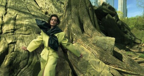 Чарівна Енн Гетевей на обкладинці серпневого Vogue: фото