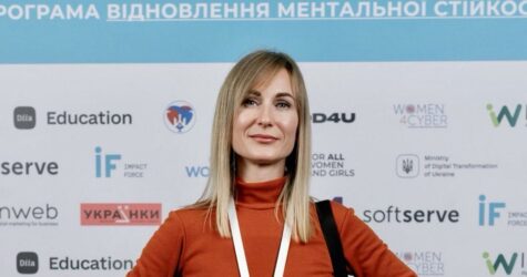 Світлана Шевченко: «Бути жінкою в Україні — це в’язати гачком светр, закриваючи собою пробоїну в палубі корабля»