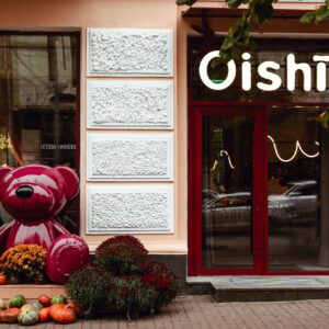 Oishi Ba: у Києві відкрилось кафе-бар, натхненне японською філософією вабі-сабі