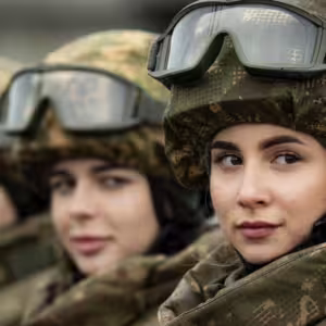 Між героїнею і людиною: як говорити про жінок з фронтовим досвідом