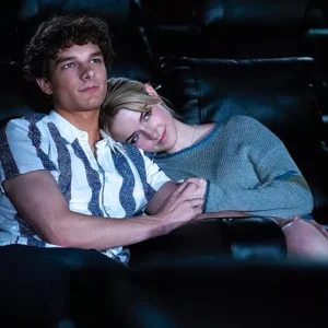 «Шкодуючи за тобою». В український прокат виходить екранізація роману Коллін Гувер