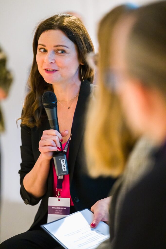 Кінга Редловська