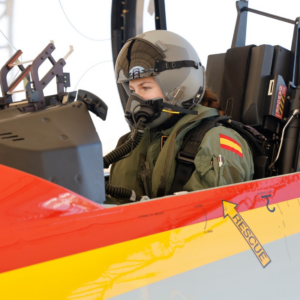 Принцеса Астурійська здійснила перший самостійний політ під час військової підготовки