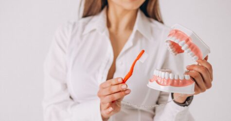 День стоматолога: секрети ідеальної посмішки та 5 золотих правил догляду