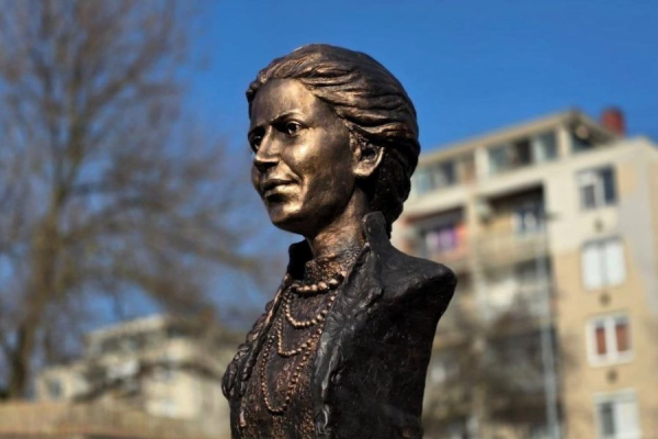 пам'ятник Лесі Українці