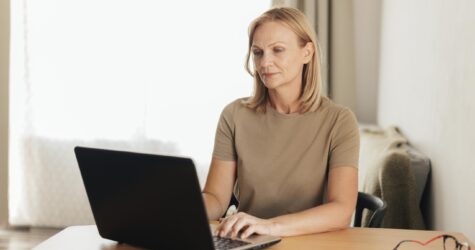 «Microsoft: ШІ навички для жінок»: триває набір на навчальну програму