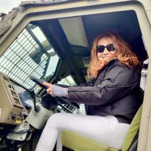 «Мені цікаво жити»: як знайти професію без стереотипів та сміливість змінюватися