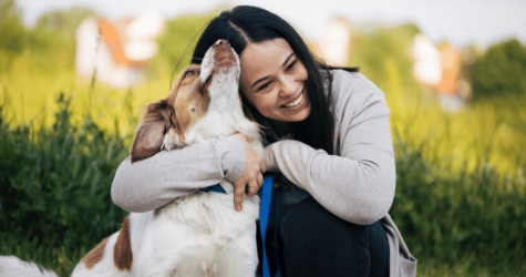 Як домашні улюбленці допомагають людям справлятися зі стресом: дослідження
