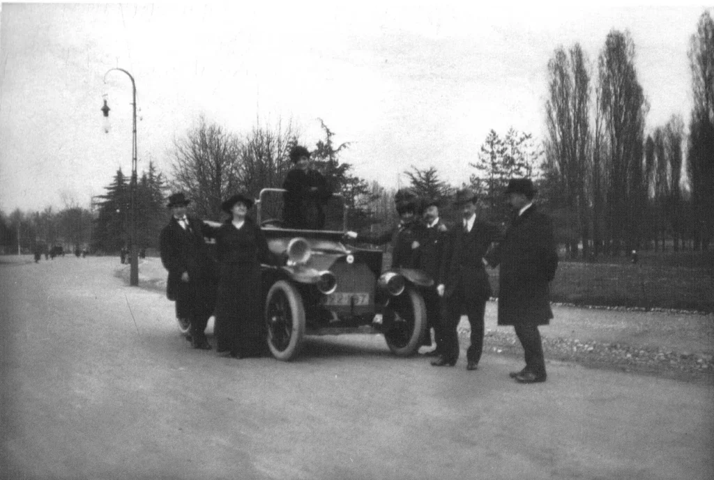 жінки за кермом