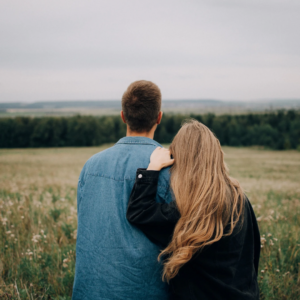 «Він просить пароль, бо хвилюється». Як контроль маскується під турботу і чому про це важливо говорити