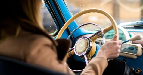 Жінки за кермом: як змінювалася культура водіння в Україні