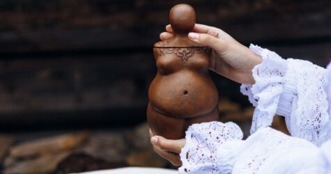 Символи Великодня: як нова свічка «Берегиня» допомагає відновлювати зв’язок із корінням