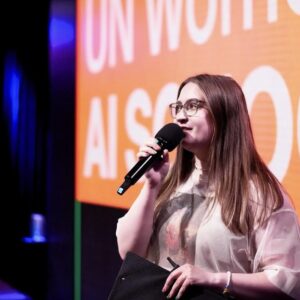 Понад 600 українок пройшли школу ШІ від UN Women