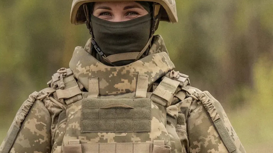 жіноче бойове спорядження