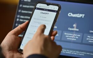 Що ніколи не варто писати у ChatGPT: п’ять речей, за які можна дорого заплатити