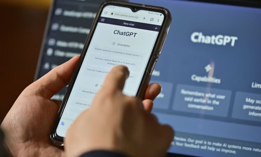 Що ніколи не варто писати в ChatGPT: п’ять речей, за які можна дорого заплатити