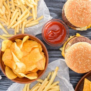 Фастфуд і чипси можуть бути пов’язані з пошкодженням мозку